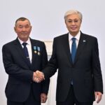 Звание «Қазақстанның Еңбек Ері» и орден «Отан» получил механизатор Мурат Каражуманов из СКО