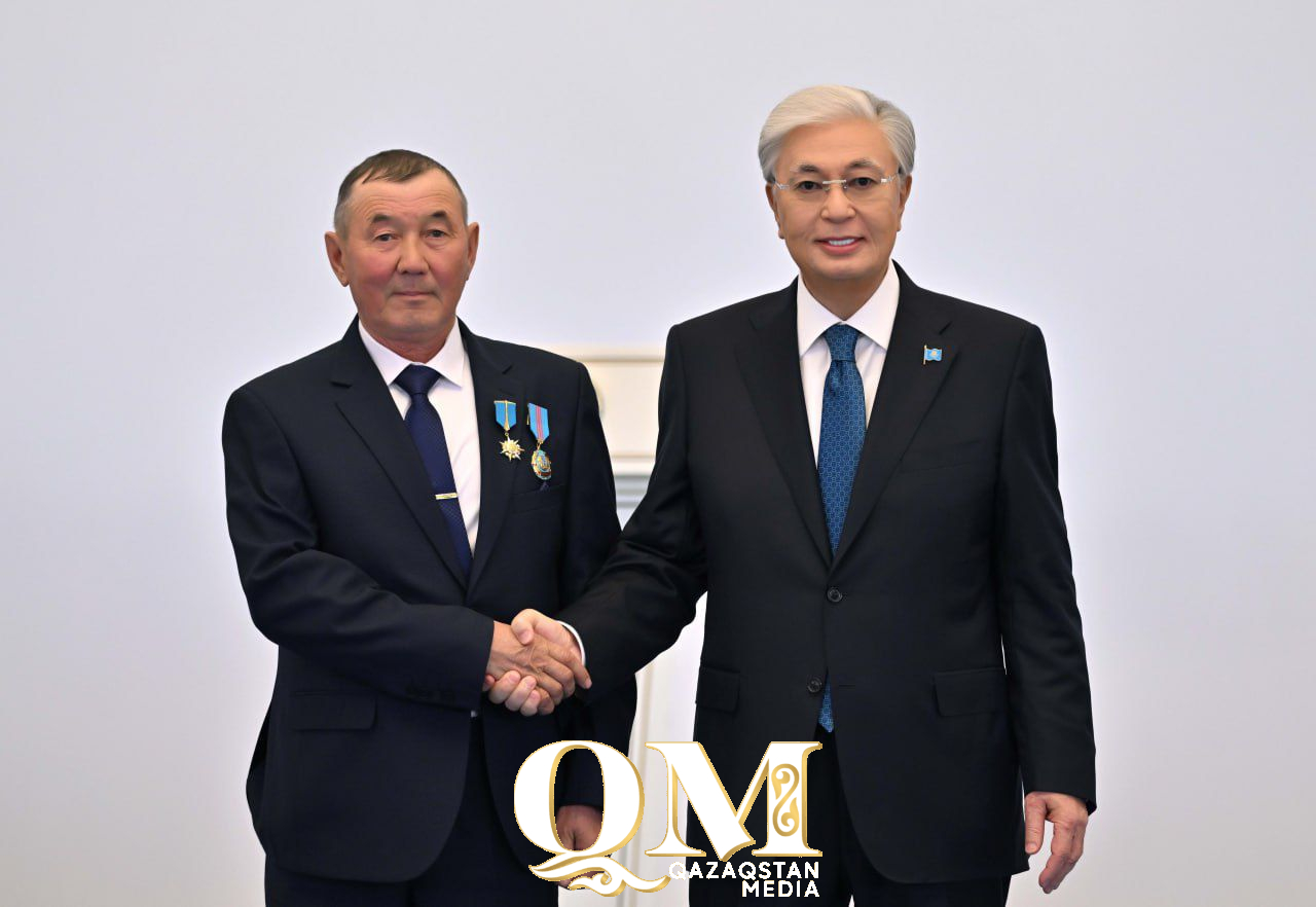 Звание «Қазақстанның Еңбек Ері» и орден «Отан» получил механизатор Мурат Каражуманов из СКО