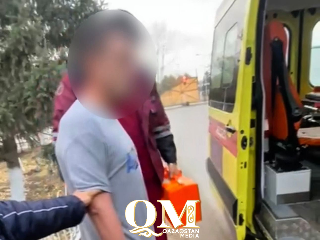 Полуголый мужчина бегал по улицам райцентра в СКО