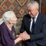 Столетнюю Александру Фирсову навестил аким Петропавловска
