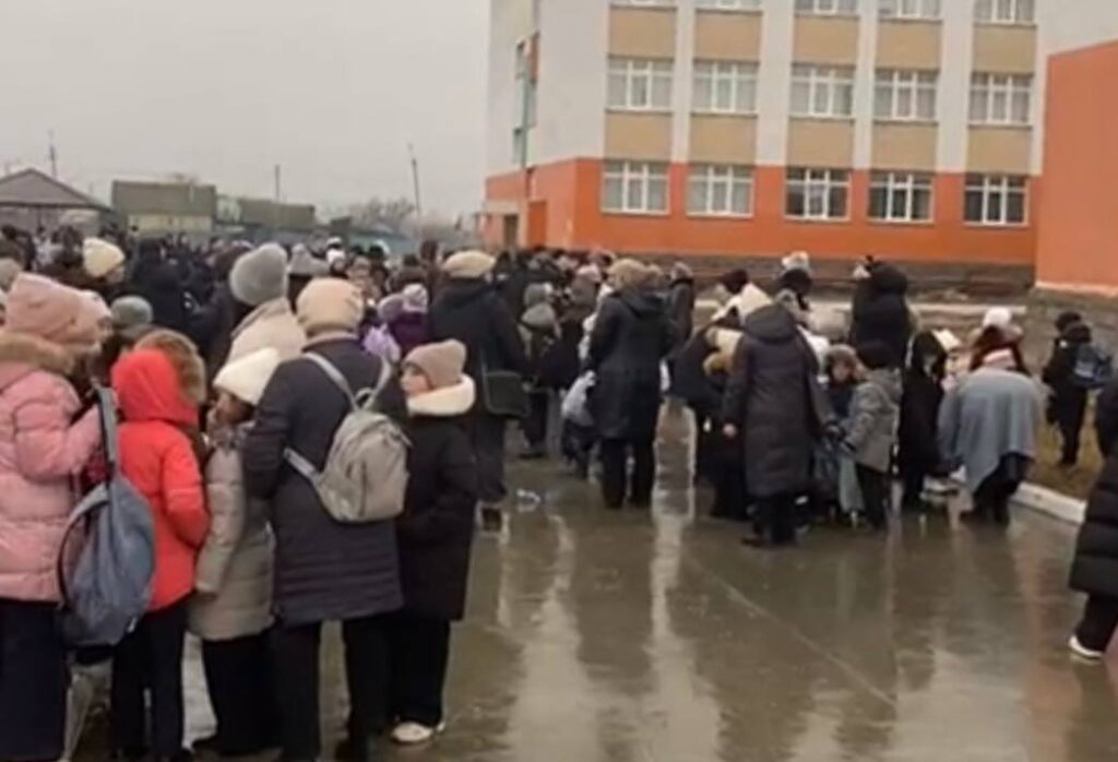 Из-за угрозы пожара более пятисот учеников школы № 25 эвакуировали в Петропавловске