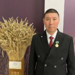 Продолжает династию механизаторов Сакен Капаров из Жамбылского района СКО