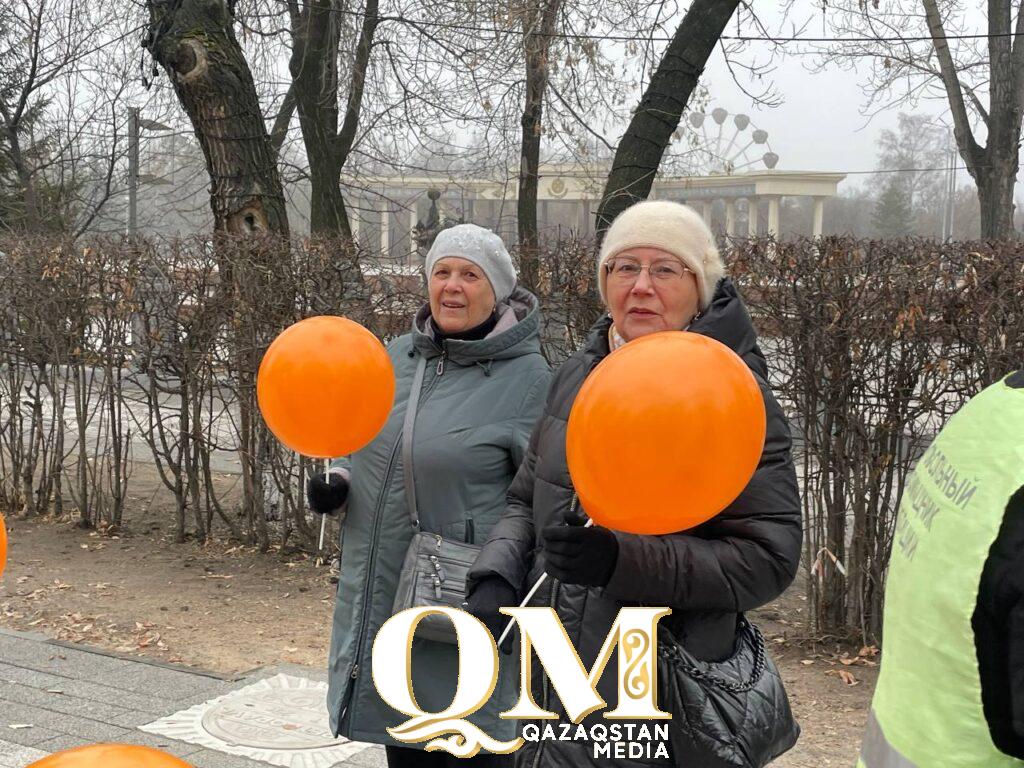 Символ несогласия: оранжевые ленты объединили жителей Петропавловска против насилия