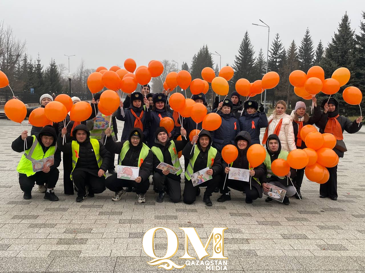 Символ несогласия: оранжевые ленты объединили жителей Петропавловска против насилия