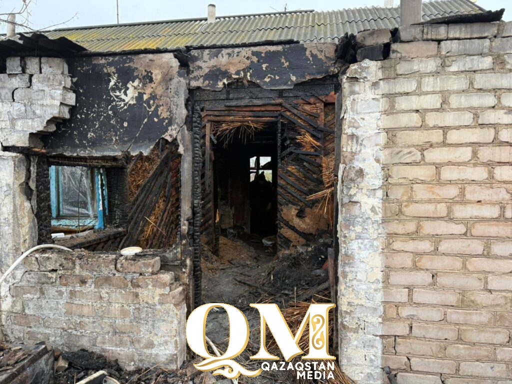 Семья осталась без дома, хозяйка получила ожоги: нужна помощь семье Тумрау из СКО