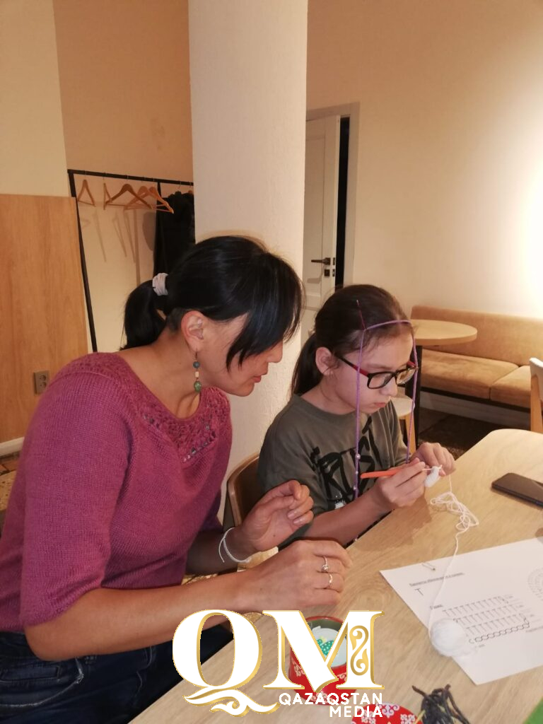 «Вязунчики из Петропавловска»: влюбить в вязание весь Петропавловск хочет мастерица Асель Шакимова