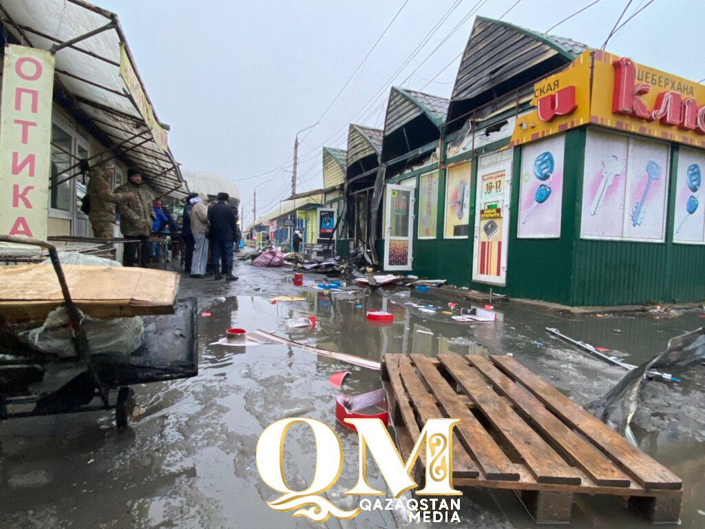 «Красная линия» загорелась: в Петропавловске огонь уничтожил торговые бутики