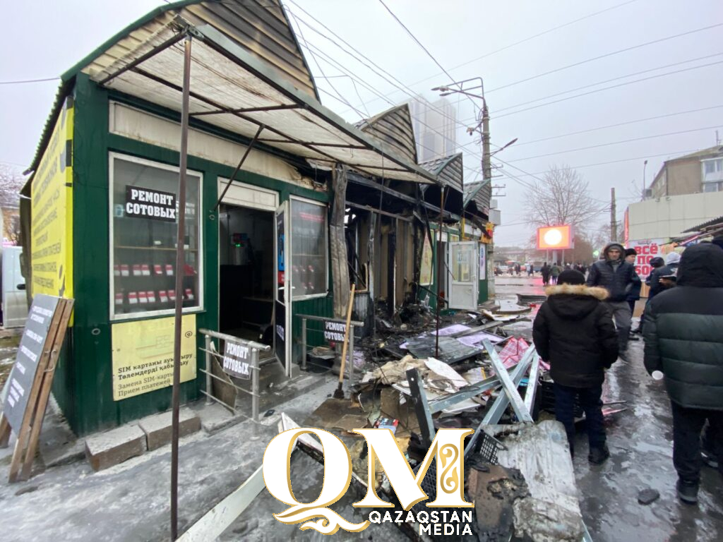 «Красная линия» загорелась: в Петропавловске огонь уничтожил торговые бутики