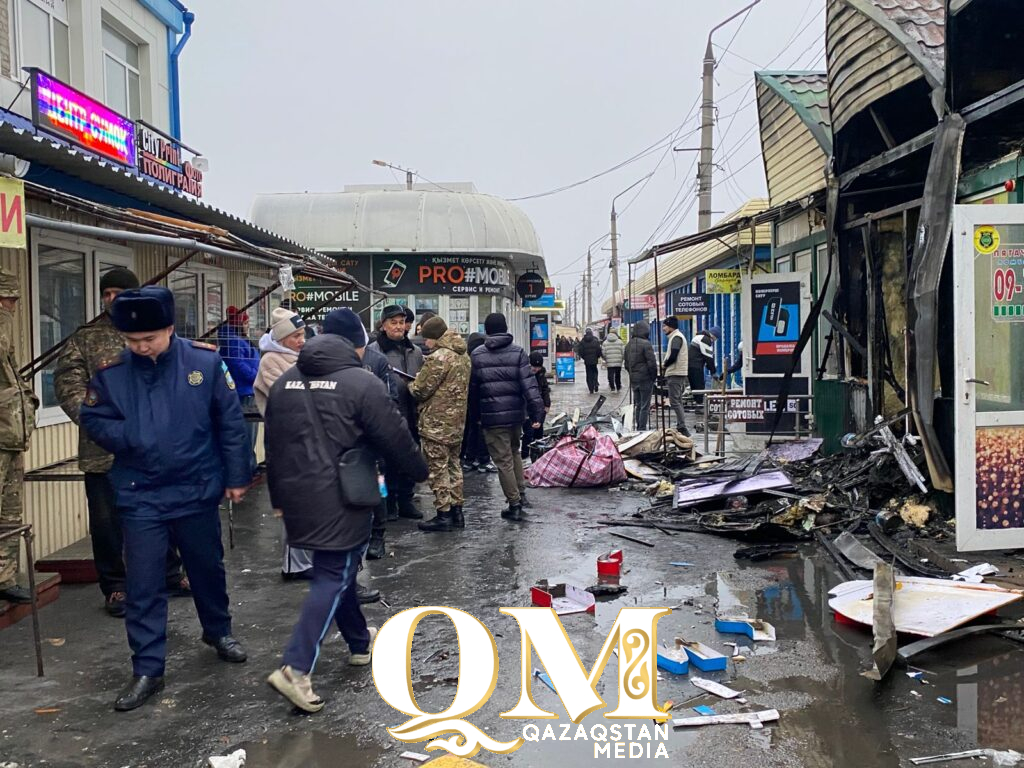 «Красная линия» загорелась: в Петропавловске огонь уничтожил торговые бутики