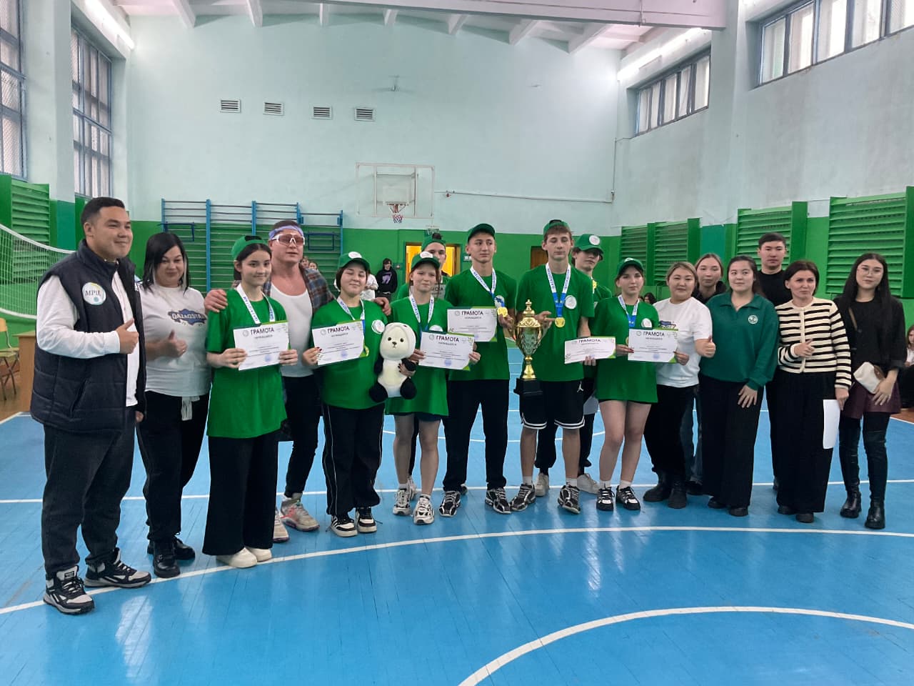 Пингвины, зеленый патруль и спасение животных: молодежь Петропавловска играла за чистую планету