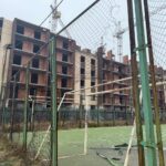 Незаконно возводимую в Петропавловске многоэтажку суд обязал снести, но стройка продолжается