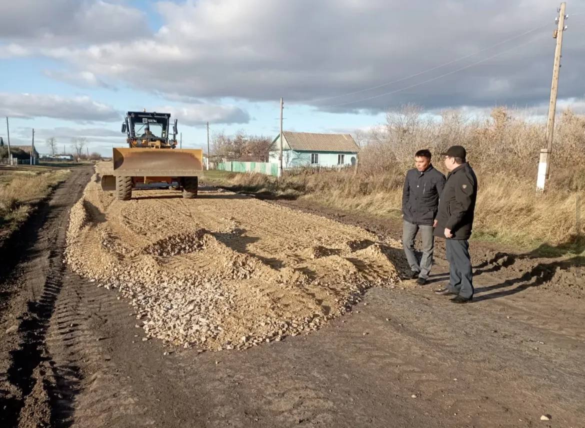 Более 80-ти километров дорог обновили в Есильском районе СКО
