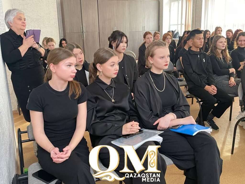 Будущие парикмахеры освоили новые техники химической завивки в Петропавловске