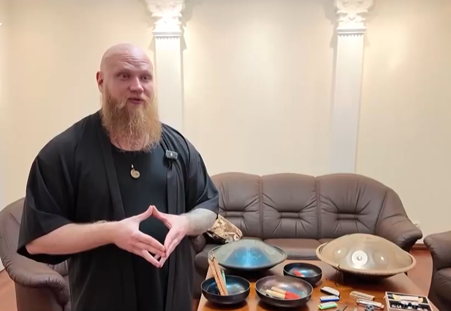 Петропавл тұрғыны 350 саз аспабын жинаған