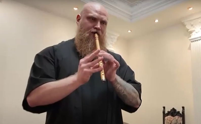 Петропавл тұрғыны 350 саз аспабын жинаған