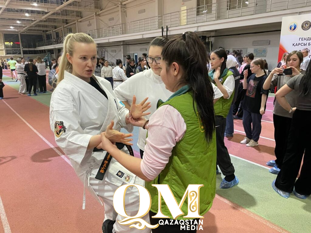 Сильные и уверенные: мастер-класс по самообороне провели для женщин Петропавловска