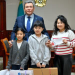 Новогодние желания детей исполнил аким СКО