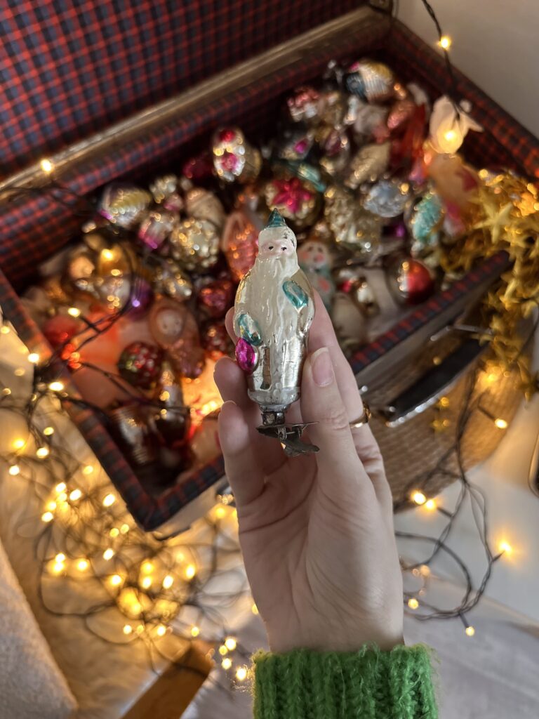 Сто игрушек из детства: елочную коллекцию собирает Ксения Новинкина из Петропавловска