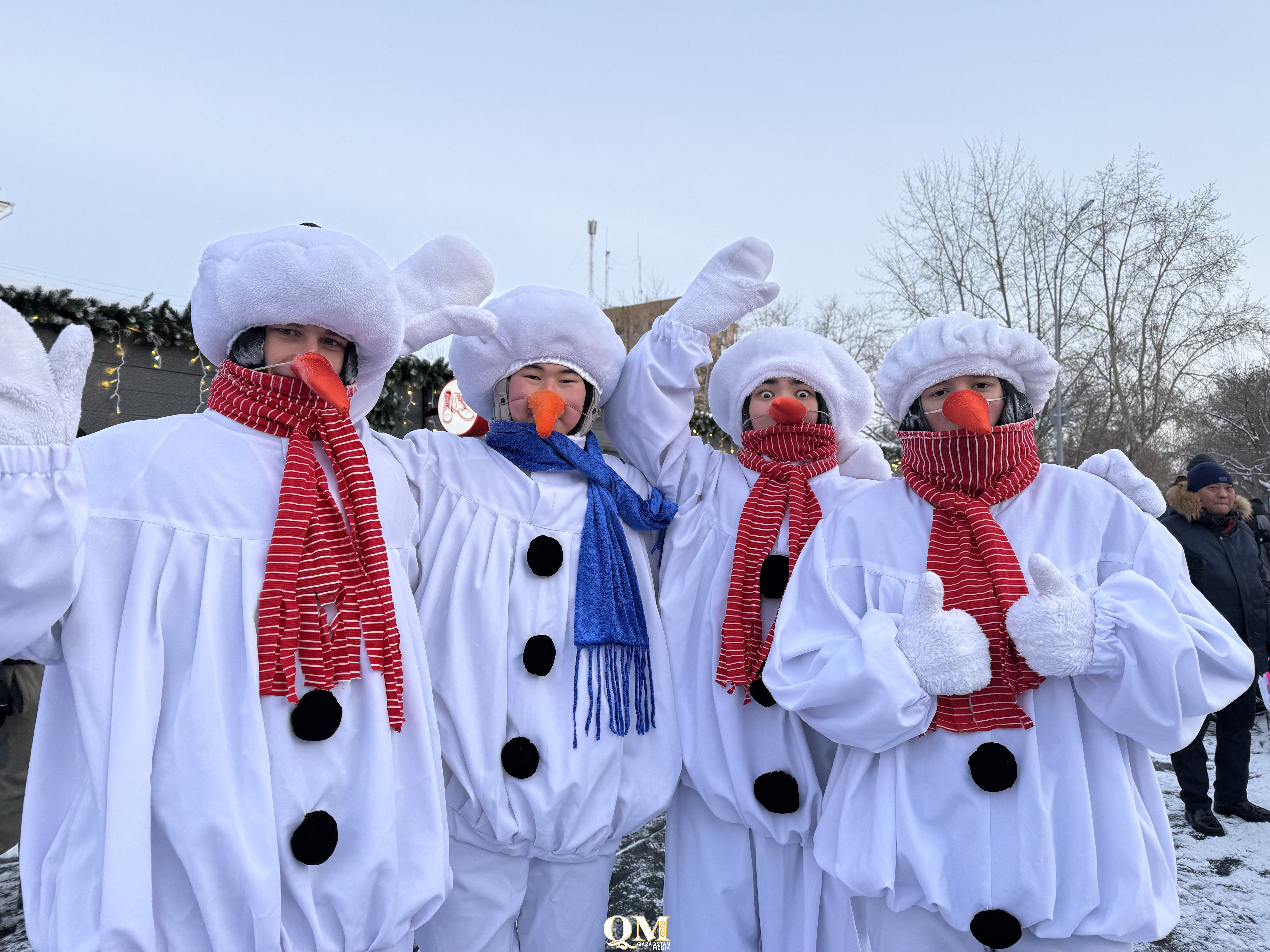 Самый большой ледовый каток официально открыли в Петропавловске