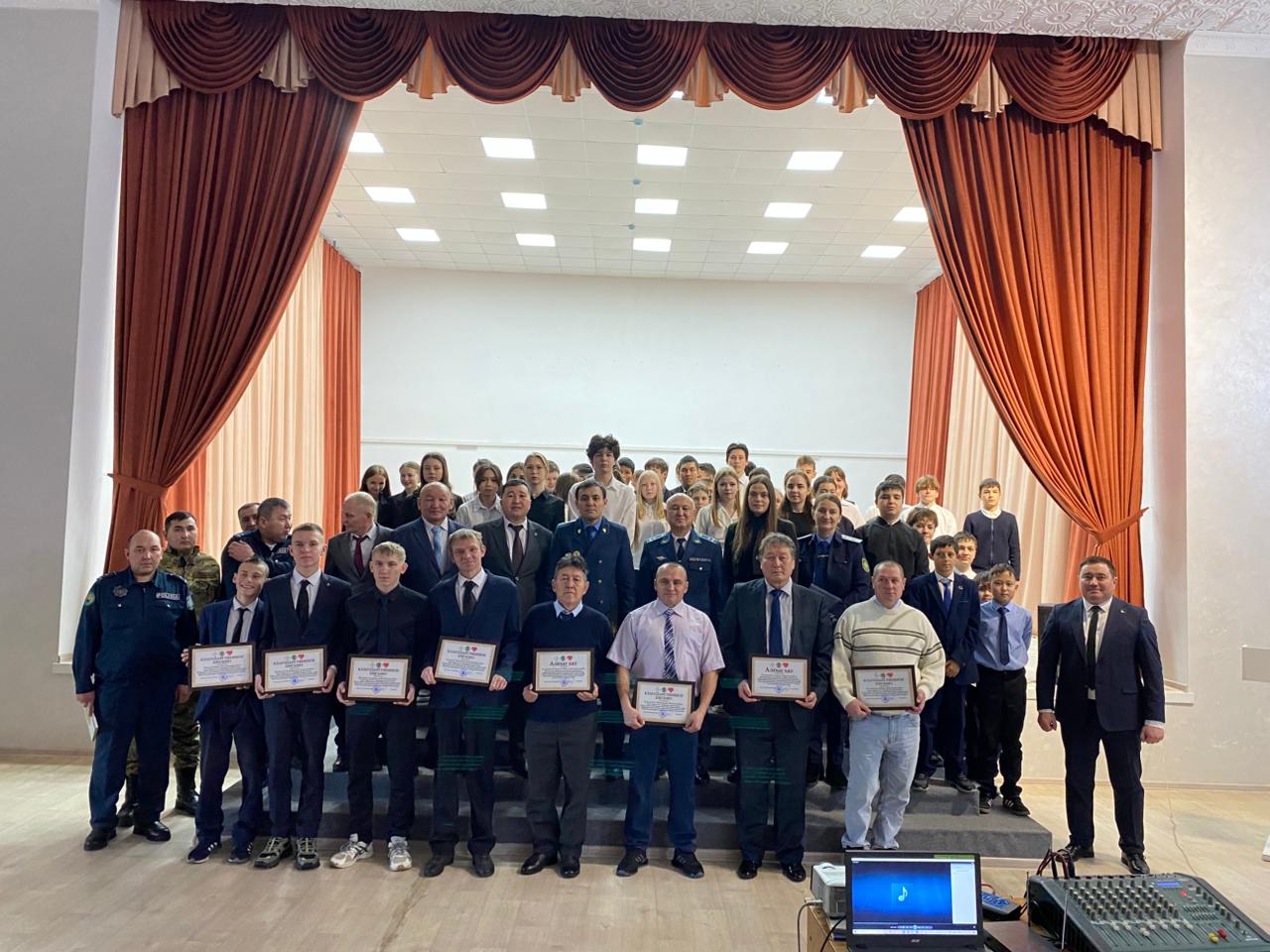 Как защититься от мошенников и насилия: правовая встреча прошла в СКО