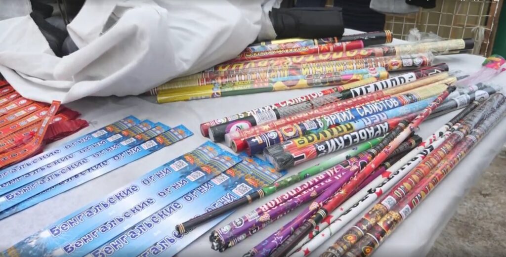 Безопасный Новый год: точки продажи салютов и петард проверяют в СКО