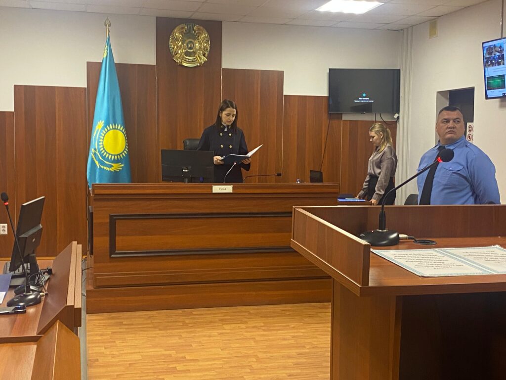 «Чтобы работать, надо делиться»: схему взяток в управлении транспорта и автодорог СКО раскрыли в суде