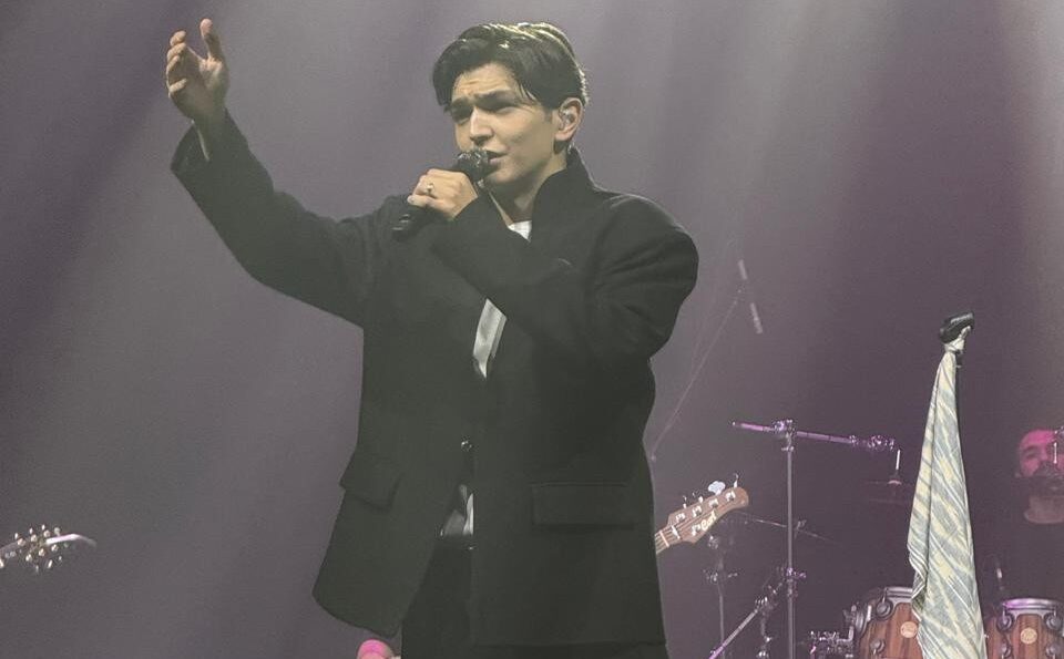 Жители СКО добиваются возврата денег за несостоявшийся концерт певца Акмаля