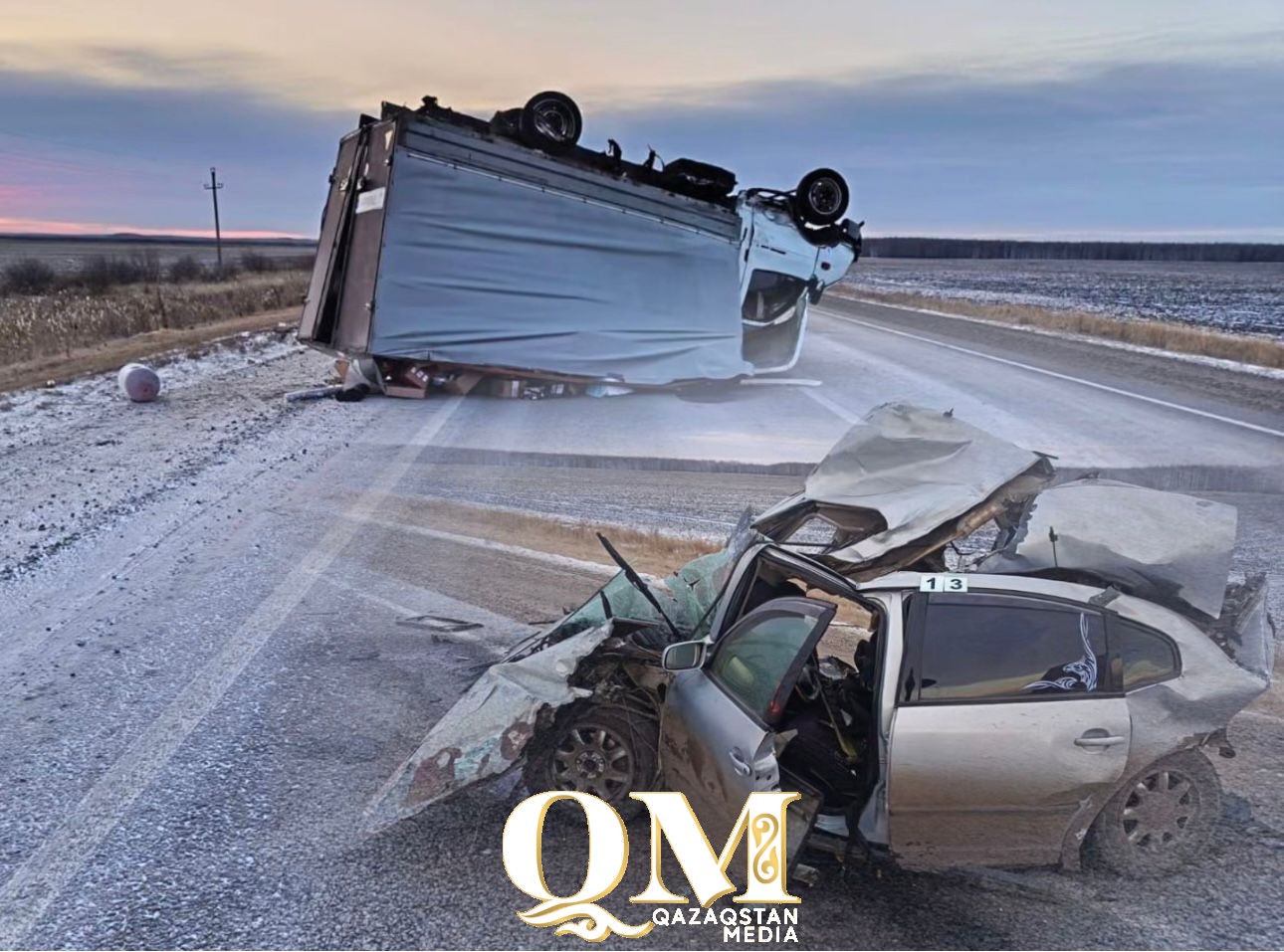 Несся и врезался в две «Газели» на трассе в СКО. Водитель легковушки в тяжелом состоянии