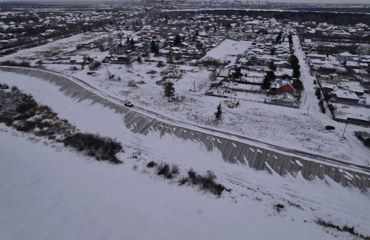 Усиливают дамбы и линии электропередачи: подготовку к паводку проверил аким СКО