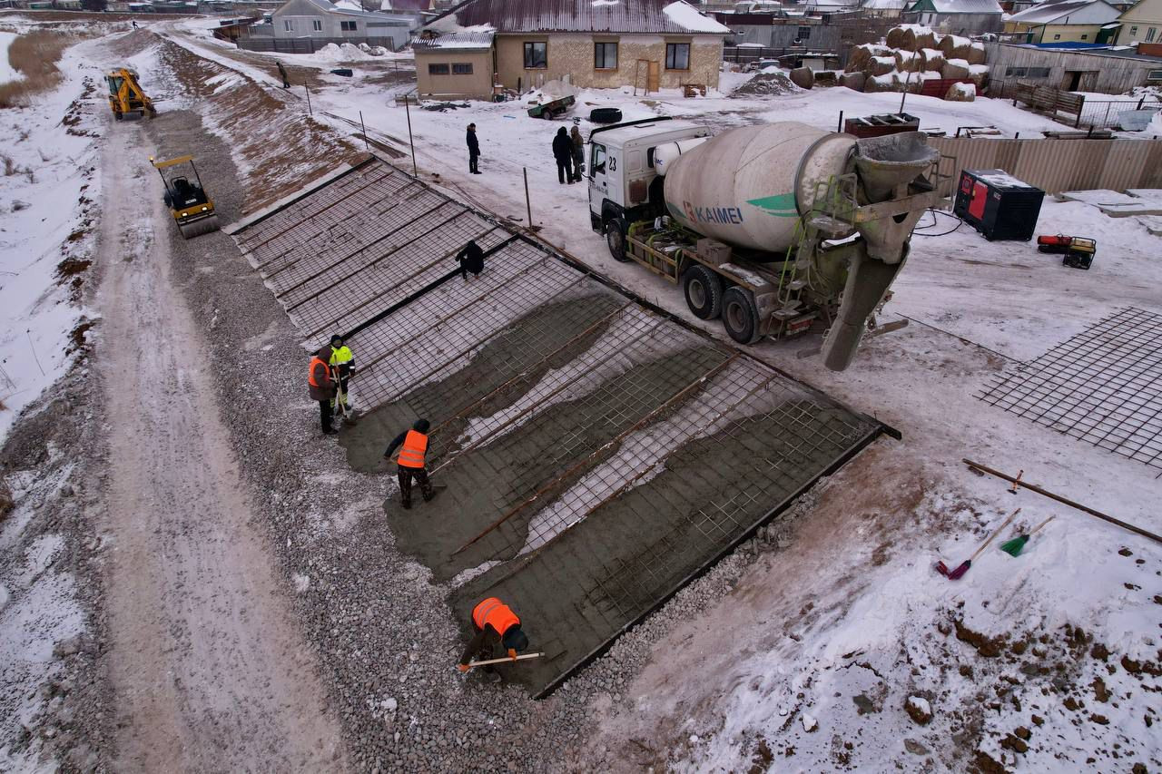 Усиливают дамбы и линии электропередачи: подготовку к паводку проверил аким СКО