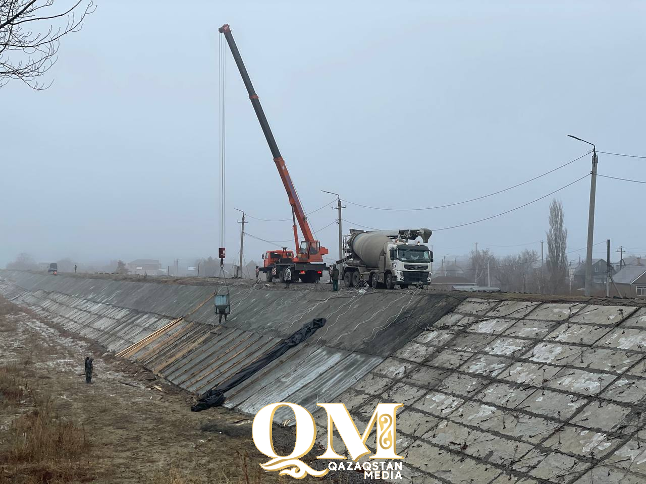 Шесть дамб реконструируют в СКО для защиты от паводков