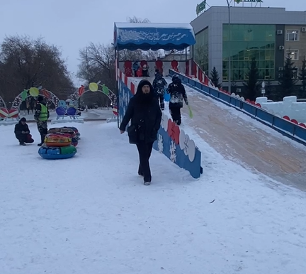 Петропавлдың басты алаңында қала тұрғындарына тюбингтер тегін беріледі