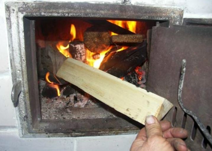 В коме находится женщина, которая отравилась угарным газом в СКО