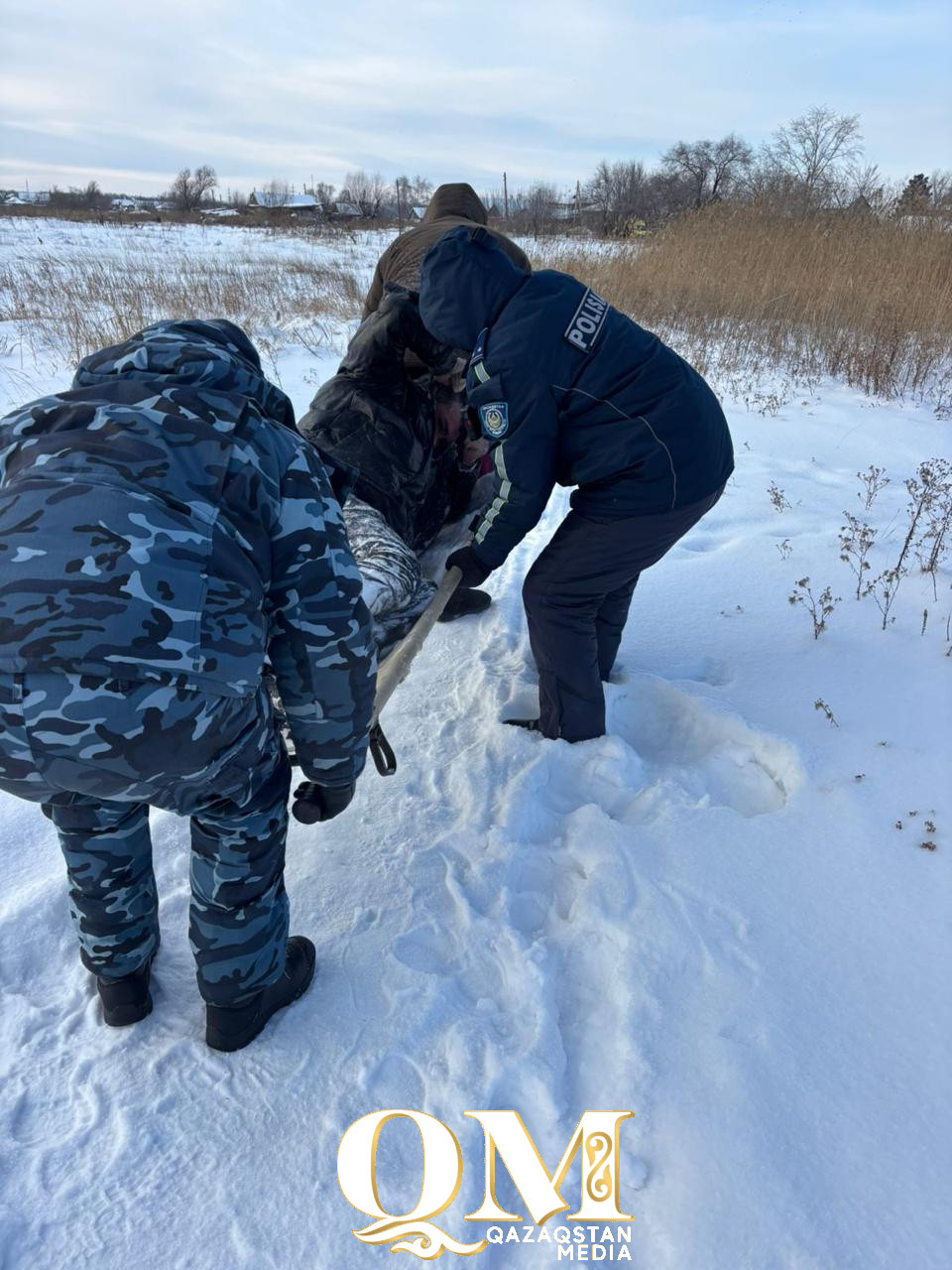 СҚО-да полицейлер мас күйде далада қалған адамды құтқарды