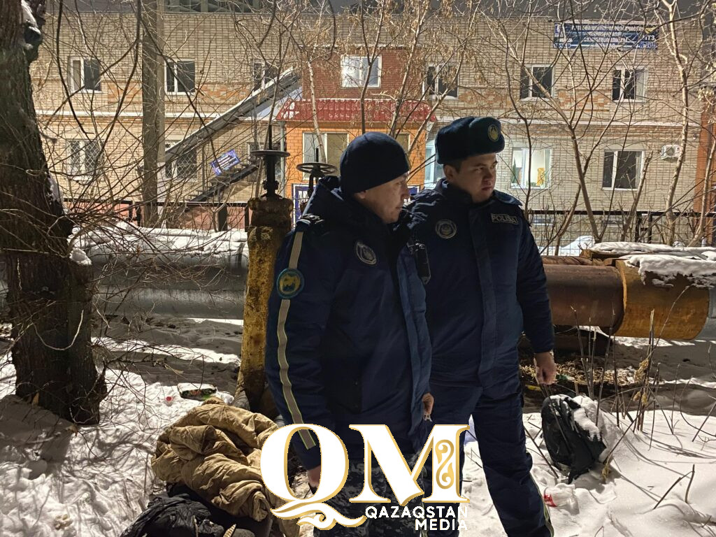  «Сидят и вшей давят» – как спасают тех, кто выбрал жизнь на трубах в Петропавловске