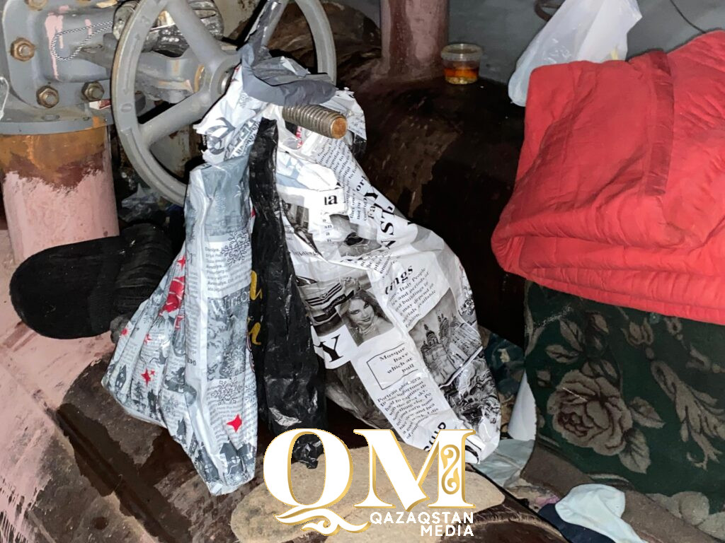 «Сидят и вшей давят» – как спасают тех, кто выбрал жизнь на трубах в Петропавловске