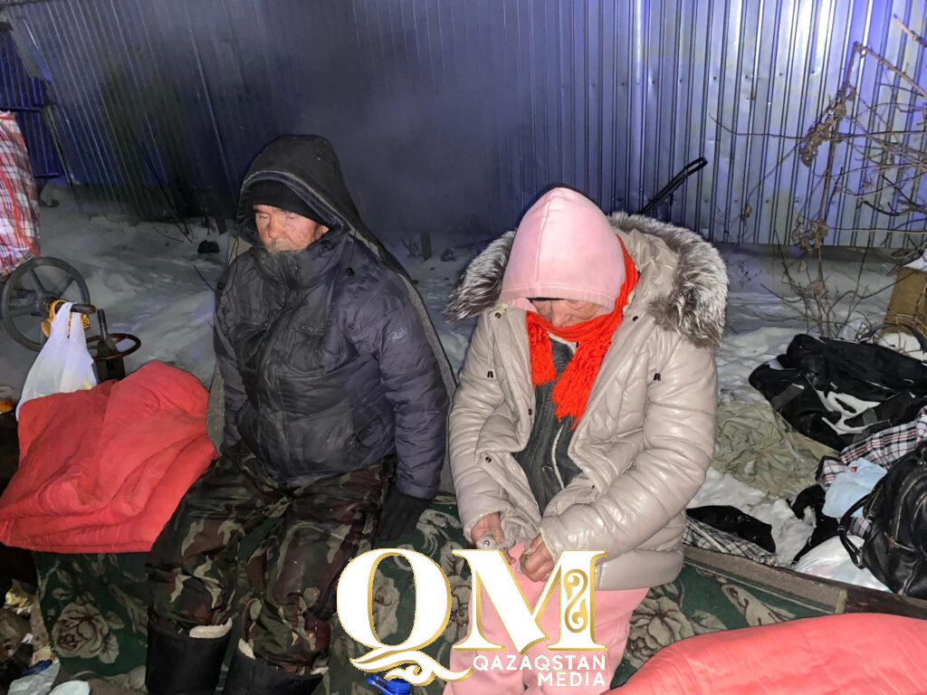 «Сидят и вшей давят» – как спасают тех, кто выбрал жизнь на трубах в Петропавловске