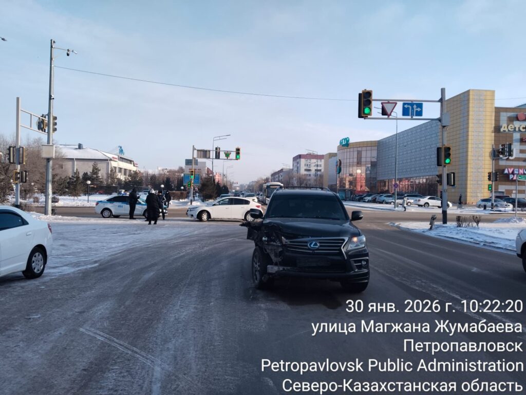 80-летний водитель и 77-летняя пассажирка попади в ДТП в Петропавловске
