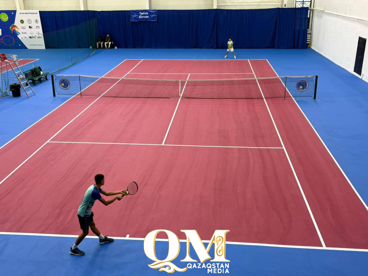 Юные теннисисты борются за победу на международном турнире в Петропавловске