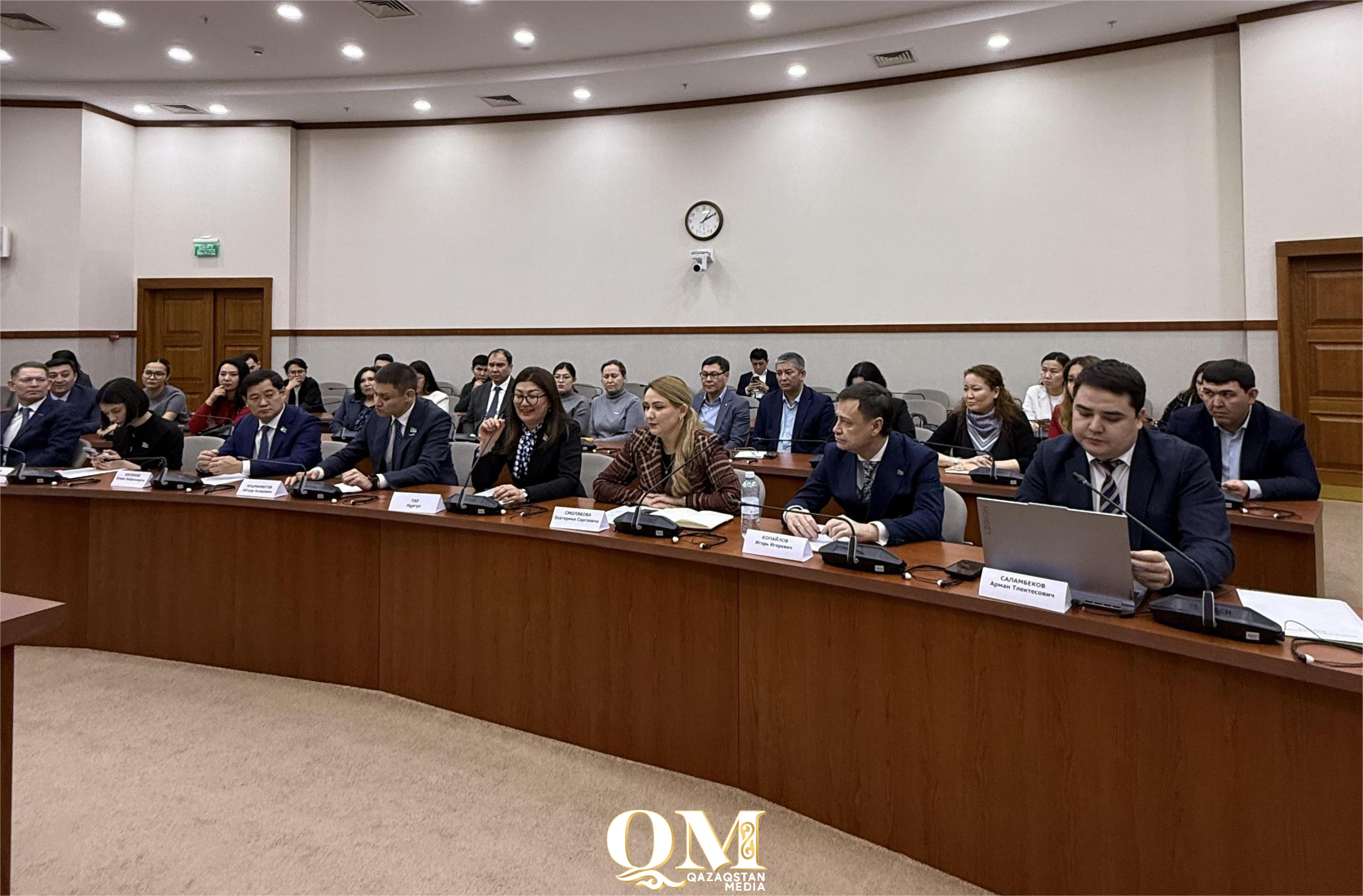 Расширенное заседание актива партии Respublica: определение вектора поддержки конституционной реформы