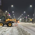 Без сугробов на остановках: более трехсот тысяч кубометров снега вывезли из Петропавловска