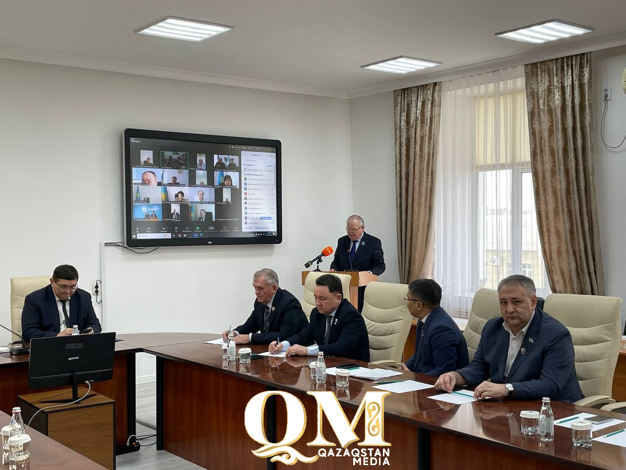 Суть изменений основного закона объяснил член конституционной комиссии из СКО Владимир Бубенко