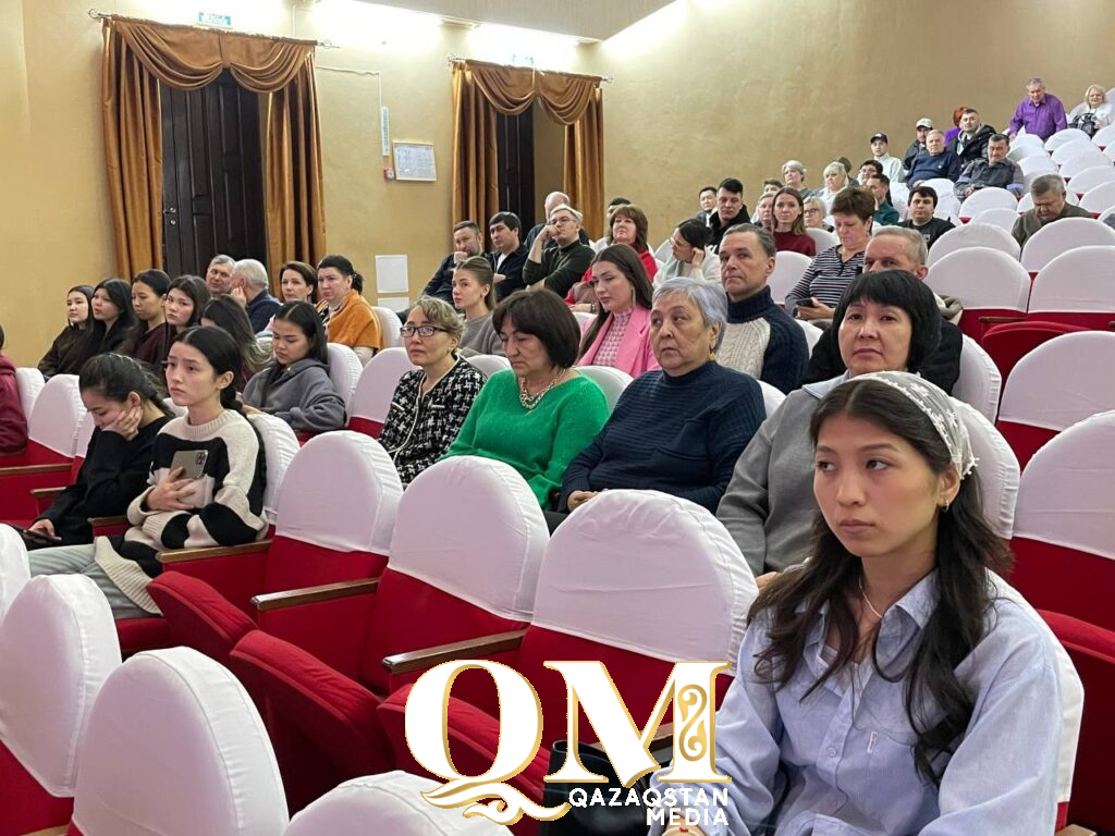 С коллективом Северо-Казахстанской областной филармонии им. Акара Сepi обсудили проект новой Конституции