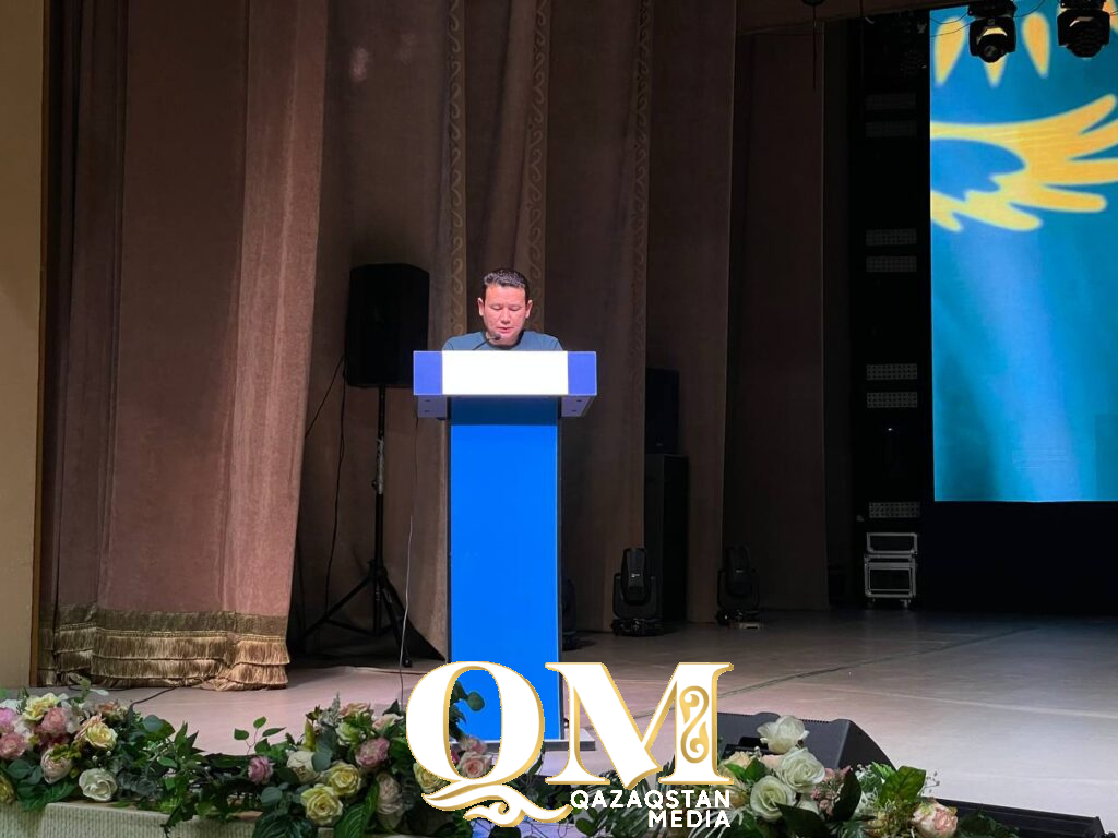 С коллективом Северо-Казахстанской областной филармонии им. Акара Сepi обсудили проект новой Конституции