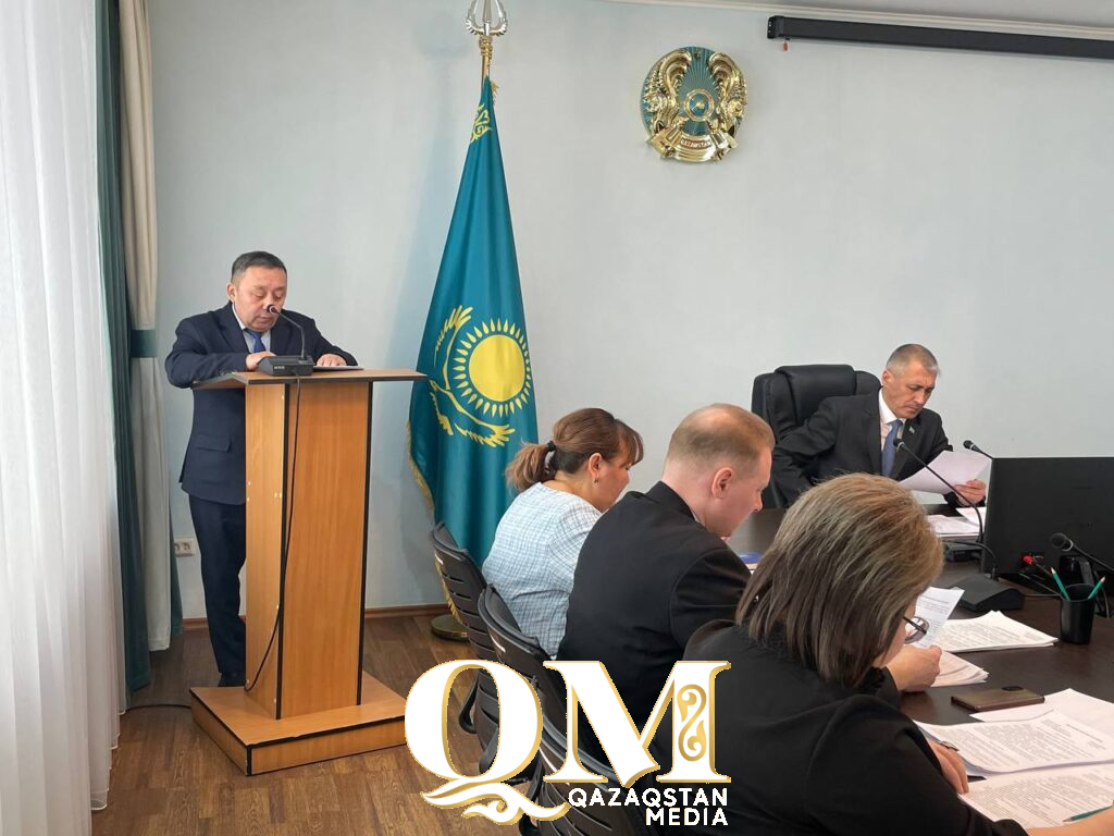 Без сугробов на остановках: более трехсот тысяч кубометров снега вывезли из Петропавловска