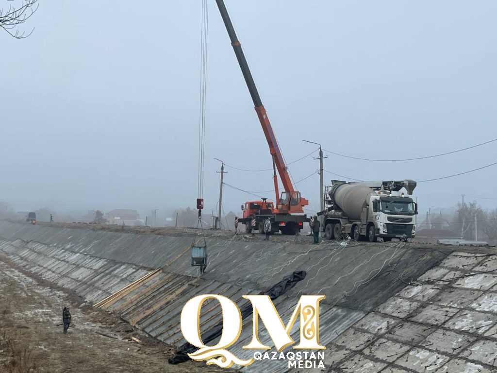 Вскрывают ливневки и используют технологии: как в Петропавловске готовятся к снеготаянию 