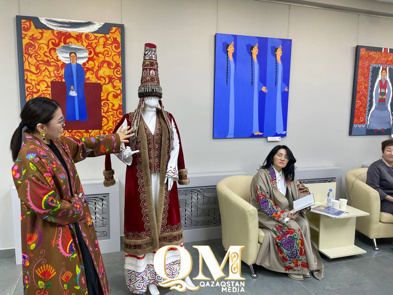 Магия степного наряда: секреты казахского женского костюма раскрыли в Петропавловске