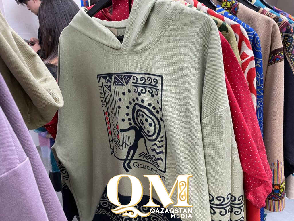 Магия степного наряда: секреты казахского женского костюма раскрыли в Петропавловске