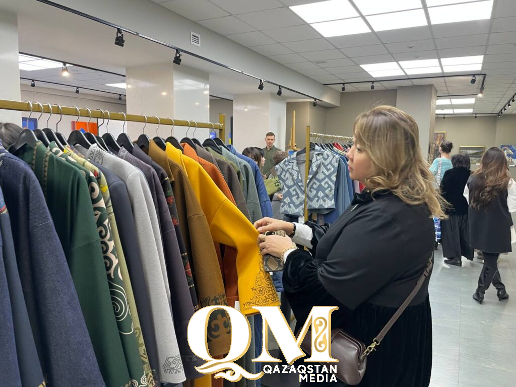 Магия степного наряда: секреты казахского женского костюма раскрыли в Петропавловске