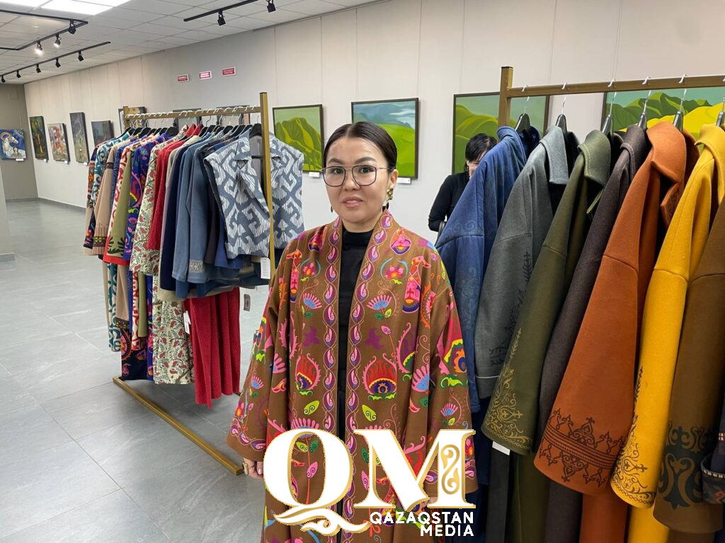 Магия степного наряда: секреты казахского женского костюма раскрыли в Петропавловске